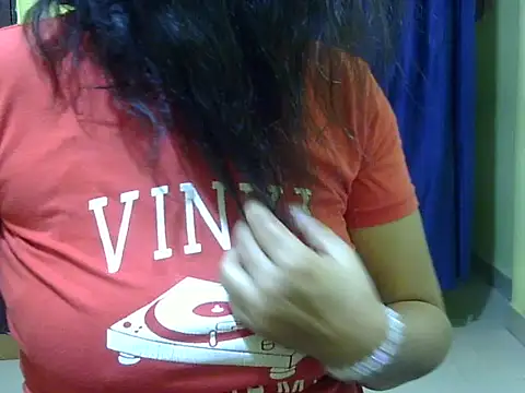 Snapshot of Your_cutiepie_ chatting on 10-08-25, 05:02 Your cutiepie online show from 10-08-25, 05:02