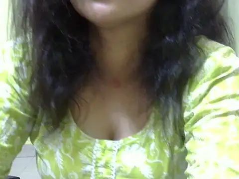 Snapshot of Your_cutiepie_ chatting on 10-18-25, 06:32 Your cutiepie online show from 10-18-25, 06:32