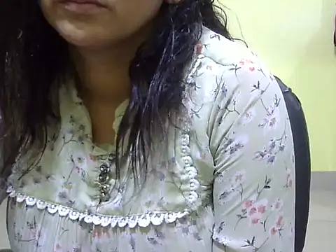 Your cutiepie  online show from 10-28-25, 05:34