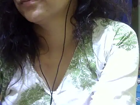 Snapshot of Your_cutiepie_ chatting on 10-15-25, 04:26 Your cutiepie online show from 10-15-25, 04:26