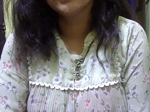 Snapshot of Your_cutiepie_ chatting on 10-04-25, 05:36 Your cutiepie online show from 10-04-25, 05:36