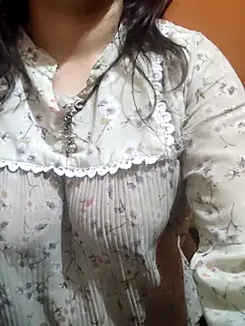 Snapshot of Your_cutiepie_ chatting on 03-02-25, 09:30 Your cutiepie online show from 03-02-25, 09:30