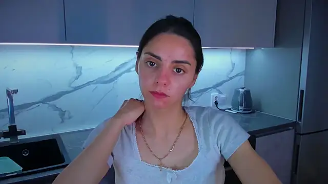 Snapshot of EmiliaZen chatting on 06-29-26, 06:09 EmiliaZen online show from 06-29-26, 06:09