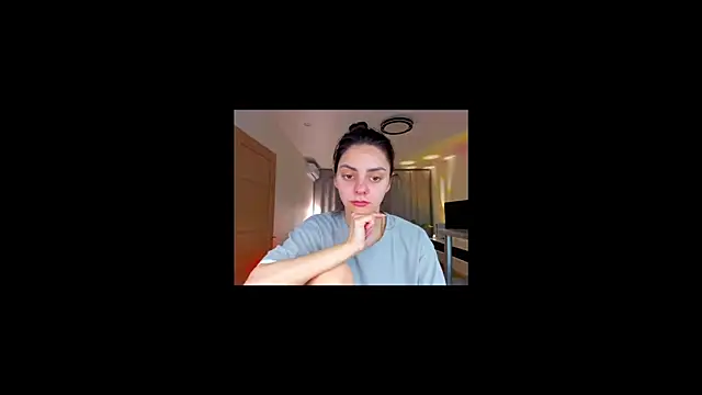 EmiliaZen online show from 04-04-26, 05:08