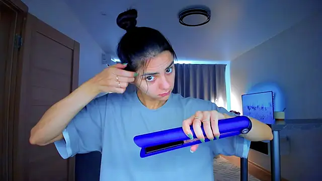 EmiliaZen online show from 10-16-25, 01:08