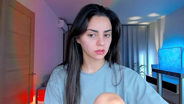 EmiliaZen online show from 02-12-26, 03:23