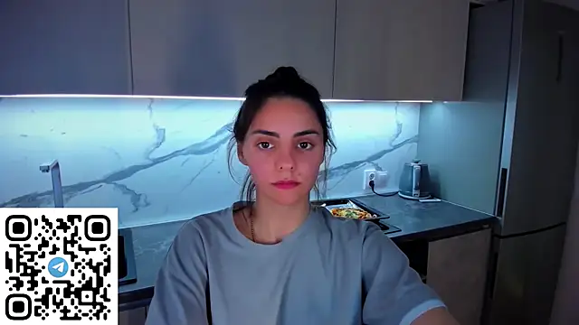 Snapshot of EmiliaZen chatting on 05-28-26, 10:26 EmiliaZen online show from 05-28-26, 10:26