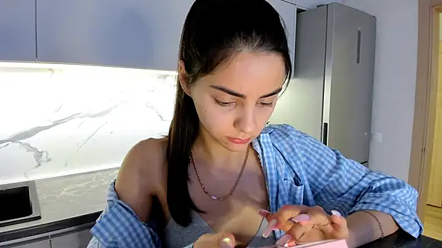 EmiliaZen online show from 03-18-25, 02:28