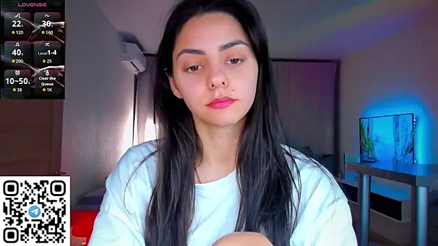 Snapshot of EmiliaZen chatting on 04-25-26, 07:22 EmiliaZen online show from 04-25-26, 07:22