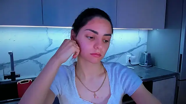Snapshot of EmiliaZen chatting on 06-22-26, 03:42 EmiliaZen online show from 06-22-26, 03:42
