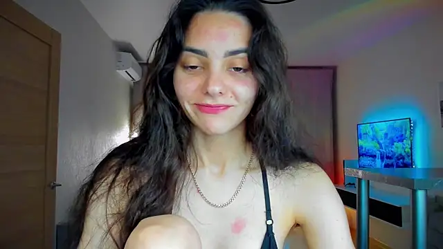 Snapshot of EmiliaZen chatting on 05-22-26, 07:45 EmiliaZen online show from 05-22-26, 07:45