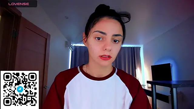 EmiliaZen online show from 09-17-25, 01:02