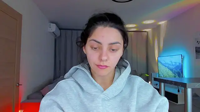 EmiliaZen online show from 04-10-26, 04:25