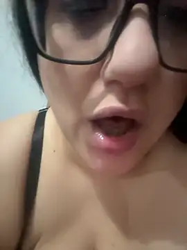 Snapshot of daianaspencer chatting on 02-21-26, 07:21 daianaspencer online show from 02-21-26, 07:21