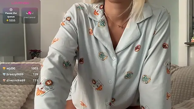 Snapshot of xdaisyhansen chatting on 12-02-25, 10:50 xdaisyhansen online show from 12-02-25, 10:50