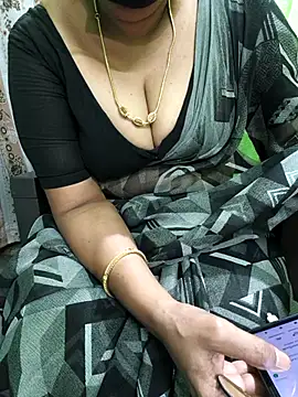 Snapshot of niiveditha chatting on 09-23-25, 02:29 niiveditha online show from 09-23-25, 02:29