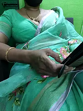 Snapshot of niiveditha chatting on 10-09-25, 02:50 niiveditha online show from 10-09-25, 02:50