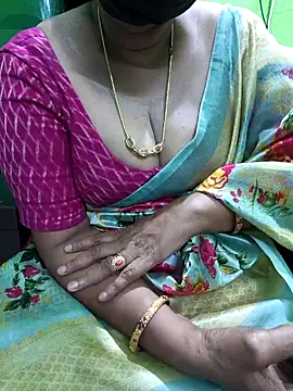 Snapshot of niiveditha chatting on 10-06-25, 01:12 niiveditha online show from 10-06-25, 01:12