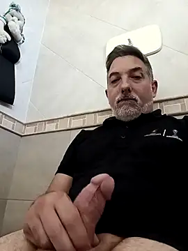 Snapshot of Sexyguycumming chatting on 03-15-25, 08:32 Sexyguycumming online show from 03-15-25, 08:32
