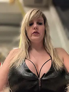 Sexybiene969 online show from 03-19-26, 05:46