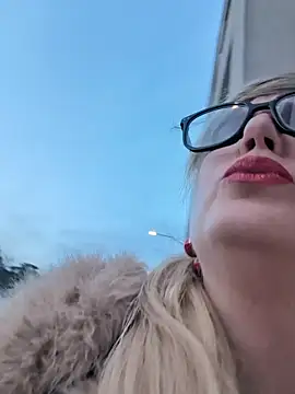 Sexybiene969 online show from 03-14-26, 05:08