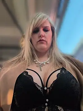 Sexybiene969 online show from 04-29-26, 04:11