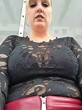 Sexybiene969 online show from 09-14-25, 03:12