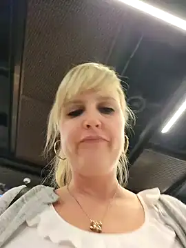 Sexybiene969 online show from 10-05-25, 04:31