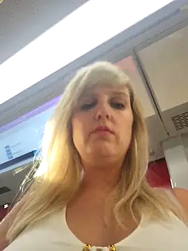 Sexybiene969 online show from 09-15-25, 04:07