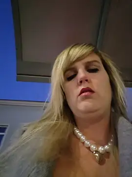 Sexybiene969 online show from 11-07-25, 04:00