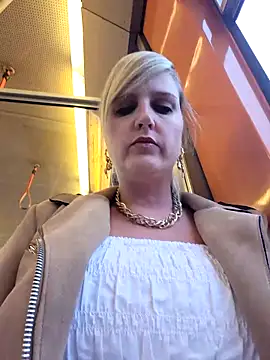 Sexybiene969 online show from 09-10-25, 03:55