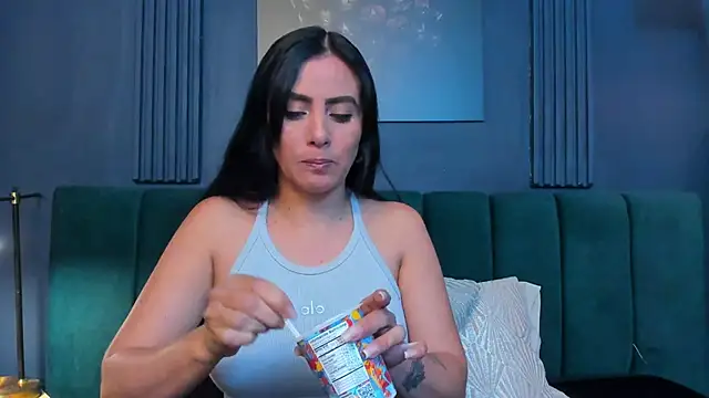 scarlet edwars online show from 11-29-25, 05:02