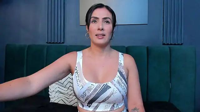 scarlet edwars online show from 10-28-25, 07:46