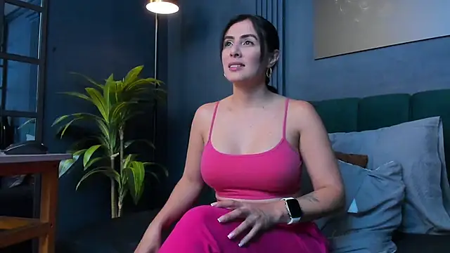 scarlet edwars online show from 11-13-25, 04:33