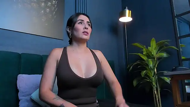 scarlet edwars online show from 10-15-25, 07:22