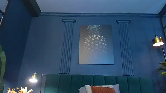 scarlet edwars online show from 12-15-25, 07:09