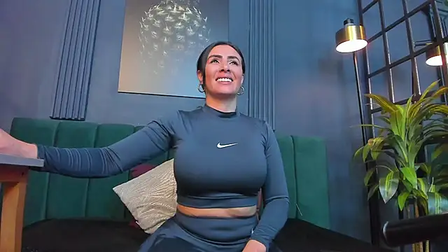 scarlet edwars online show from 02-21-26, 05:04