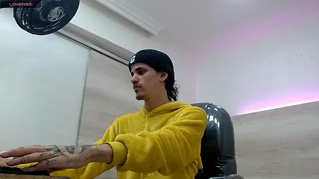 Dirty Kingg online show from 03-21-25, 07:24