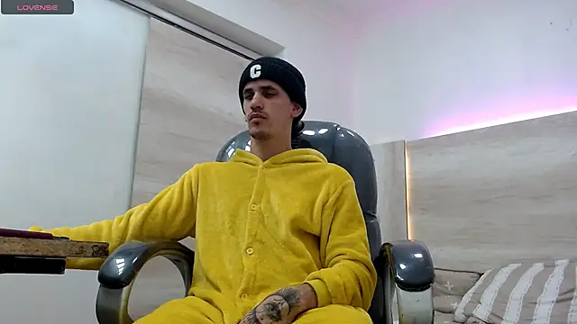Dirty Kingg online show from 03-20-25, 08:40