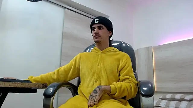 Dirty Kingg online show from 03-19-25, 08:43