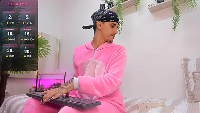 Dirty Kingg online show from 10-19-25, 08:44