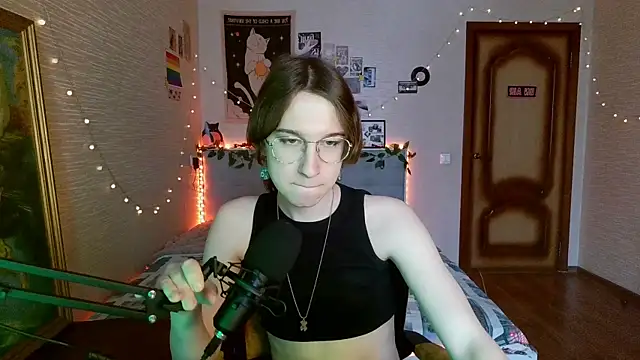 Snapshot of tangerine4dreams chatting on 02-23-25, 10:17 tangerine4dreams online show from 02-23-25, 10:17