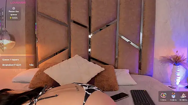 Giselle Lauren online show from 09-19-25, 12:42