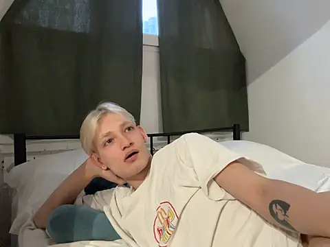 Julian wins online show from 02-12-25, 10:46