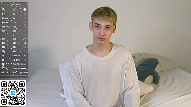 Snapshot of Julian_wins chatting on 02-11-26, 05:57 Julian wins online show from 02-11-26, 05:57