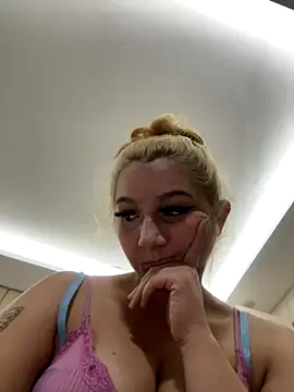 hotamanda01 online show from 10-03-25, 09:05