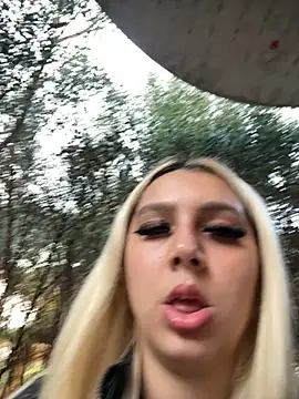 hotamanda01 online show from 12-04-25, 01:10