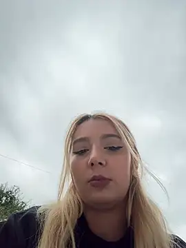 hotamanda01 online show from 02-28-26, 11:10