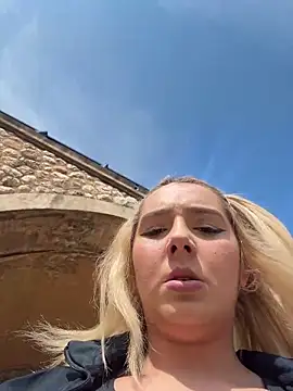 hotamanda01 online show from 02-25-26, 11:32