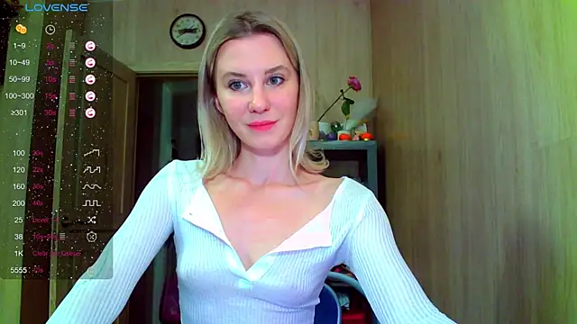 Snapshot of Caramel_piegirl chatting on 07-16-26, 10:40 Caramel piegirl online show from 07-16-26, 10:40
